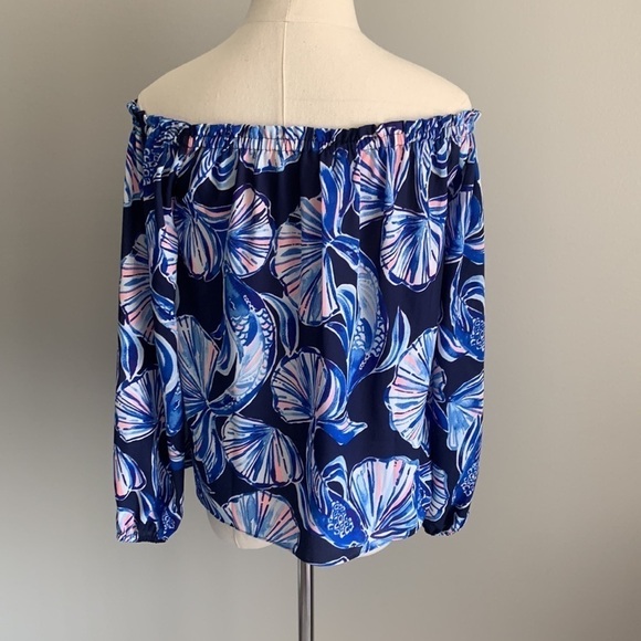 Lilly Pulitzer Lou Lou Off The Shoulder Top Bright Navy in Reel Life size xs - Picture 4 of 9